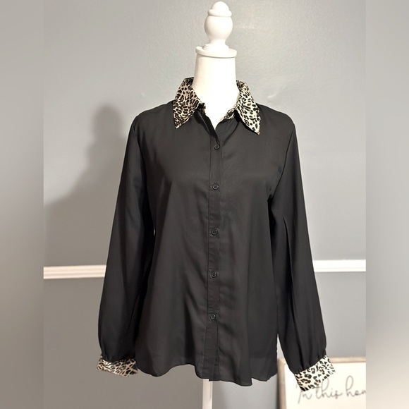 Madison Women's Button Down Blouse Black w/ Animal Print Accents NWT Size Medium - Picture 1 of 6